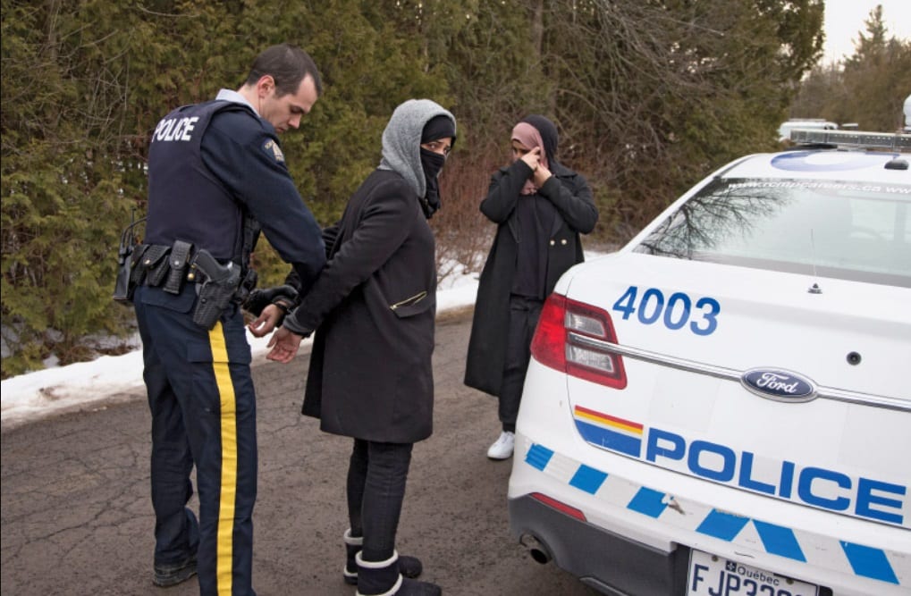 المهاجرين المحتجزين في كندا