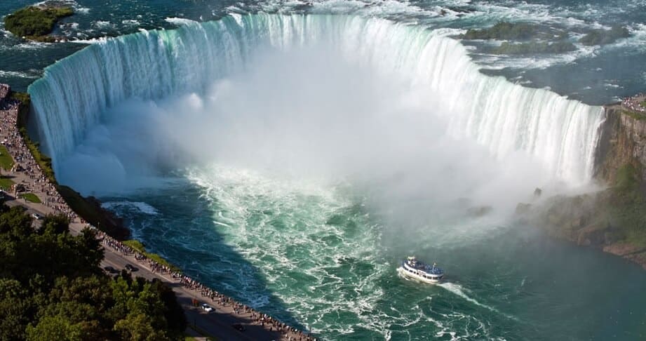 5 أماكن سياحية يجب زيارتها في كندا