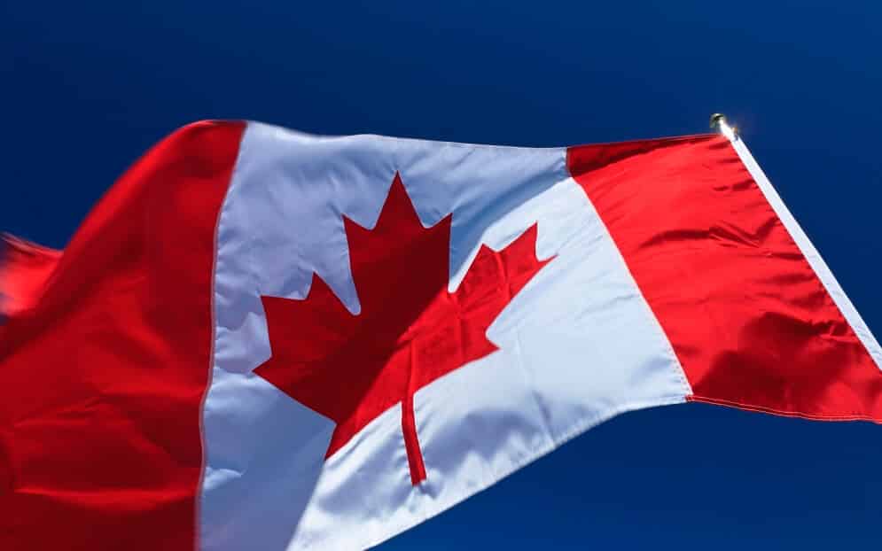 5 حقائق مذهلة حول نشأة العلم الكندي