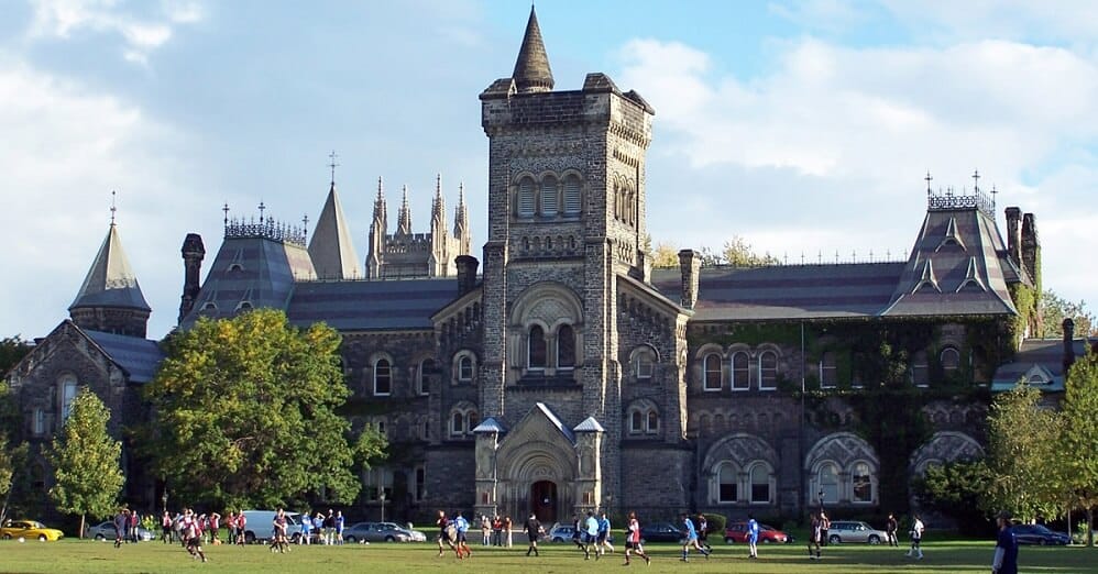 الجامعات الموصى بها في كندا