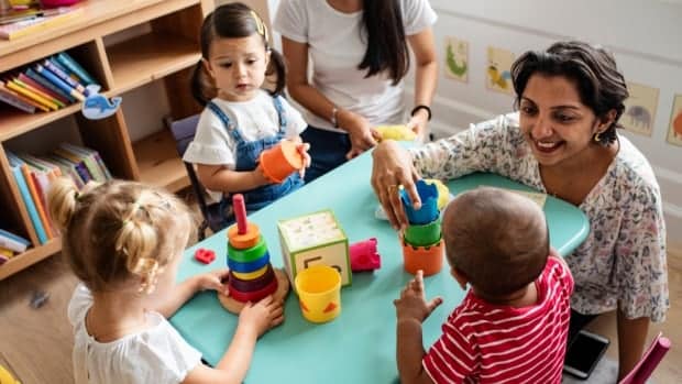تكاليف رعاية الطفل في كندا: المدن الأكثر تكلفة والأقل تكلفة