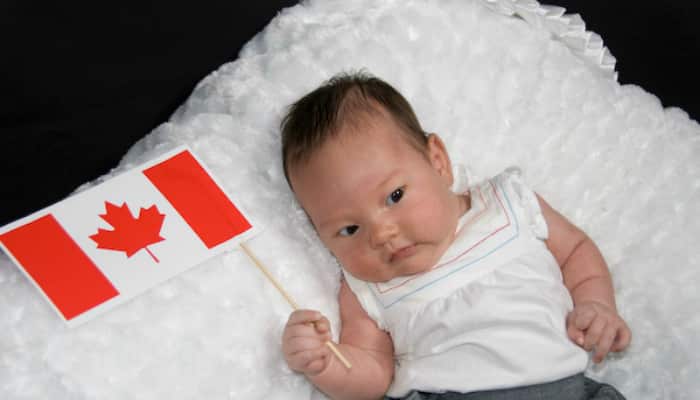 هل الطفل المولود في كندا يعتبر مواطنًا كنديا؟