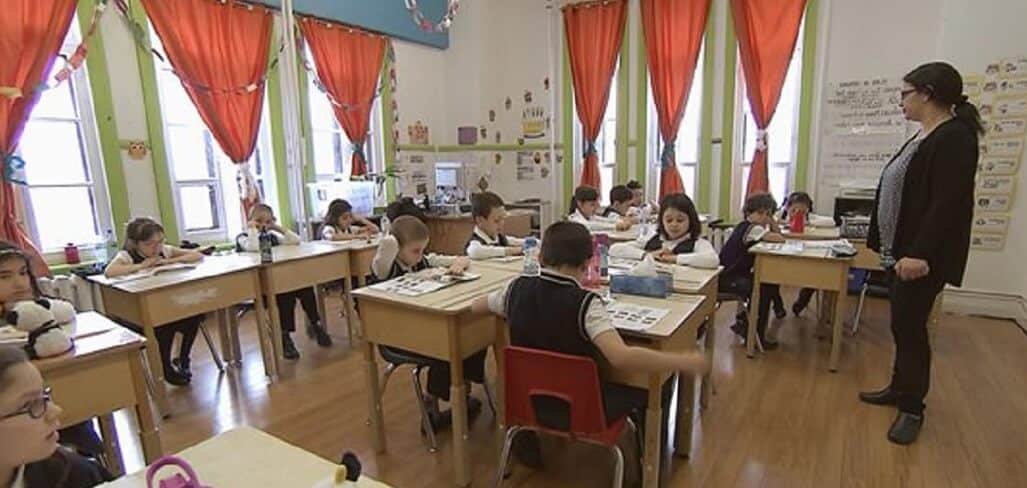 المدارس في كندا للمهاجرين