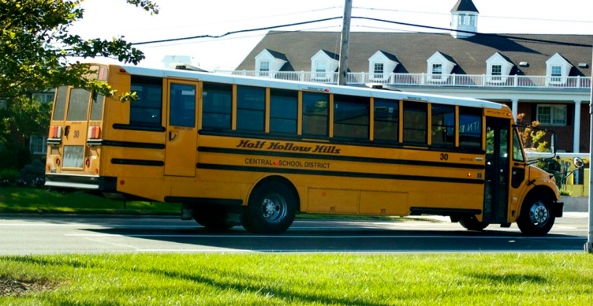 أحزمة الأمان في الحافلات المدرسية