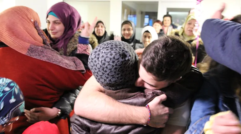 سورية في كندا تنجح في لم شمل أسرة أختها