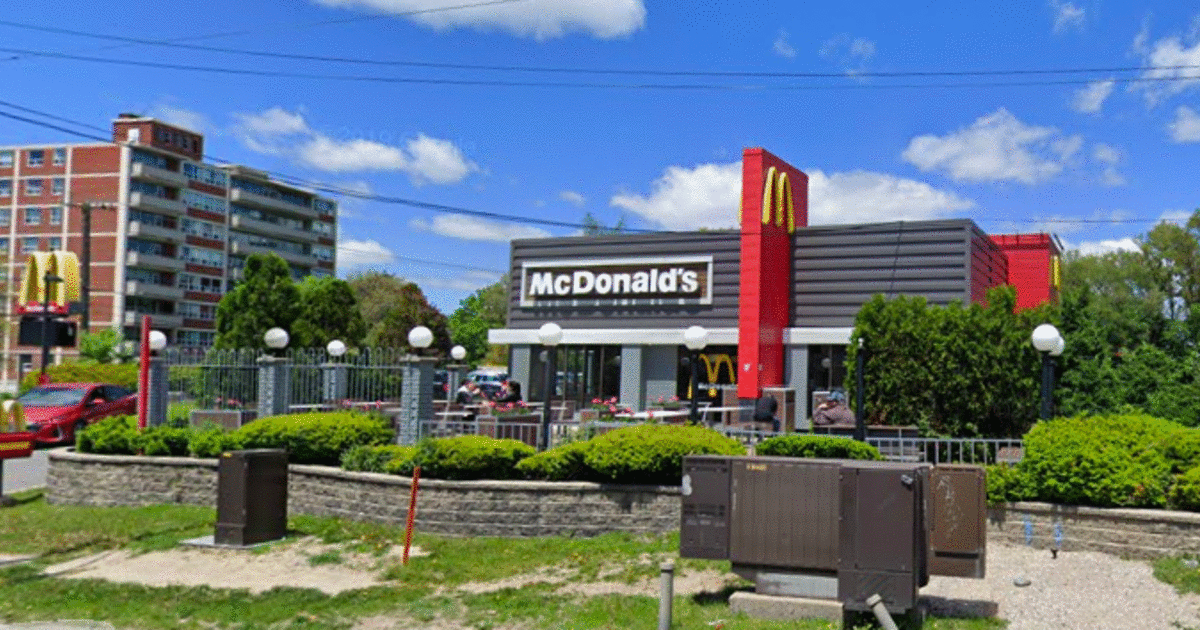 ماكدونالدز في تورنتو يغلق أبوابه بعد إصابة أحد عامليه بفيروس كورونا