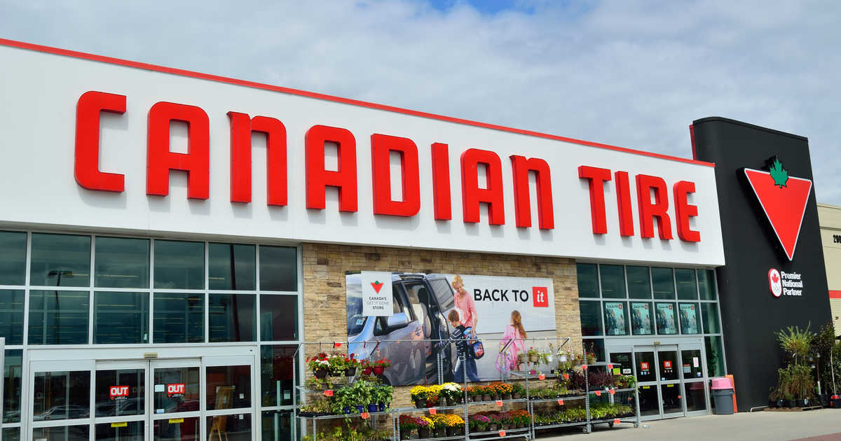 شركة Canadian Tire تتبرع بأقنعة الوجه بعد أن تم انتقاد أحد المتاجر الذي يبيعها مقابل 50 دولاراً