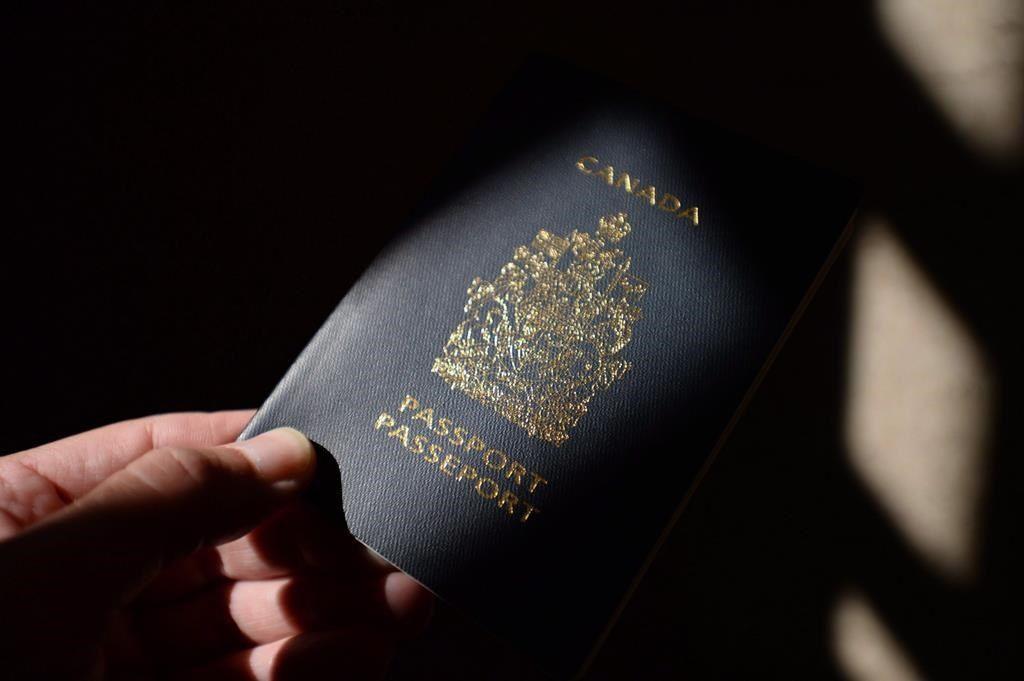 هل يمكنك العودة إلى كندا بجواز سفر منتهي الصلاحية خلال جائحة كوفيد-19؟