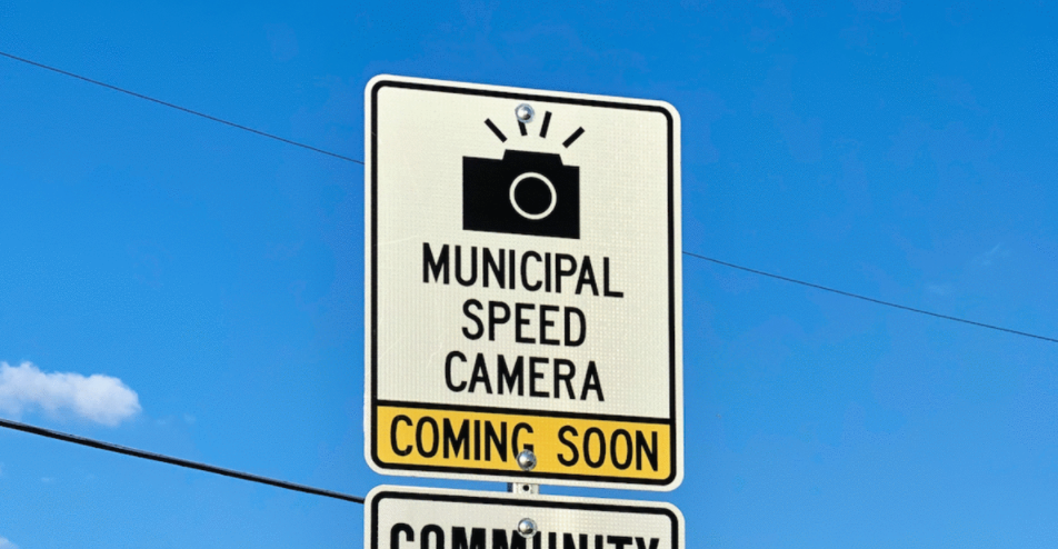 تورنتو تنقل كاميرات لرصد السرعة في 50 موقعا جديدا 