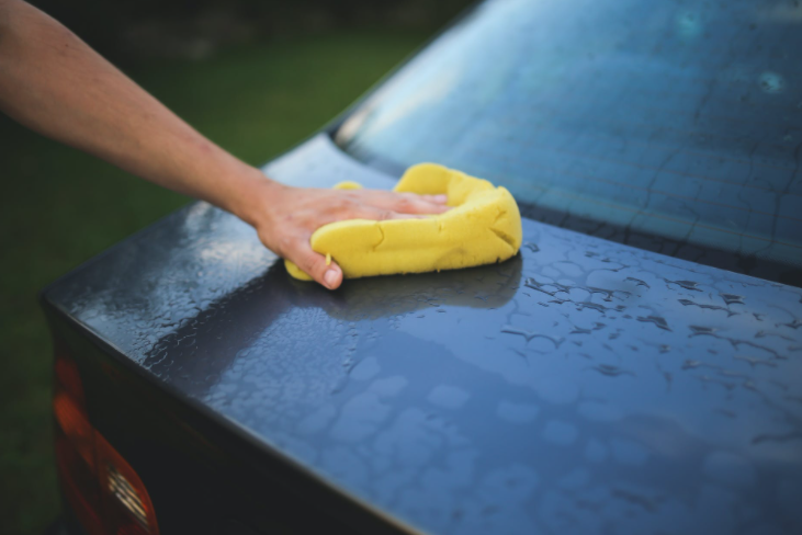 اونتاريو: امرأة تدفع 899 دولارا مقابل تنظيف سيارتها
