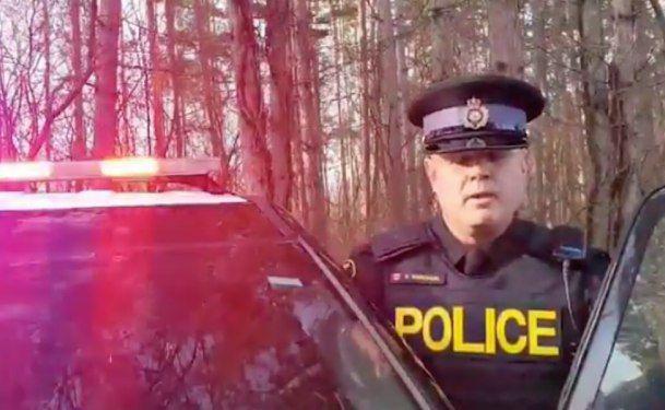 أونتاريو: شخص يتصل بـ 911 يشكو عدم تلقيه المخدرات التي طلبها و دفع ثمنها