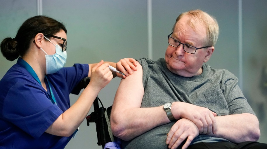 النرويج تحذر من الآثار الجانبية للتطعيم وحدوث وفيات بين المرضى فوق سن الـ 80