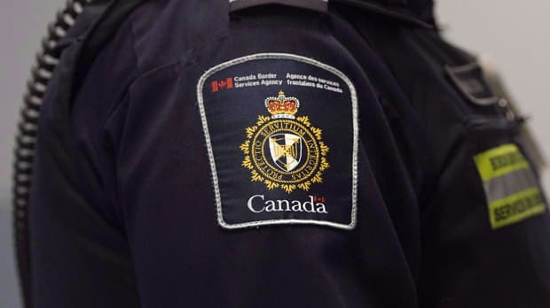القبض على 30 مسافراً زوّروا نتائج اختبار فيروس كورونا للدخول إلى كندا