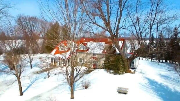 أونتاريو: منزل يُباع بأكثر من مليون دولاراً فوق السعر المطلوب