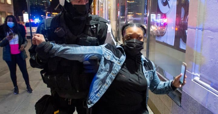 اعتقال 6 أشخاص وإصدار أكثر من مئة غرامة خلال احتجاجات مونتريال
