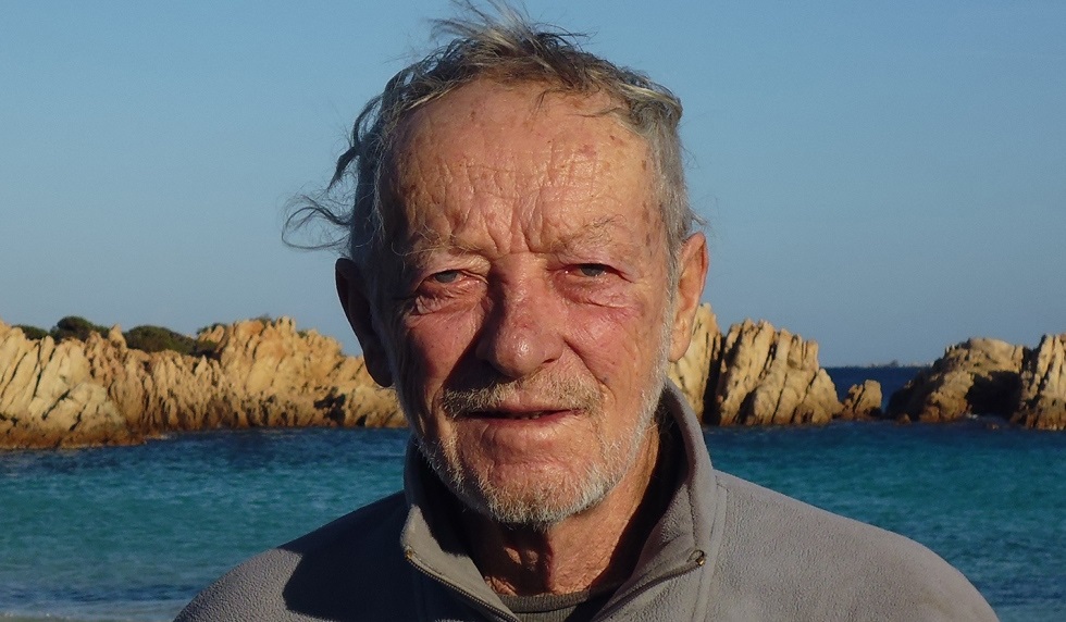رجل إيطالي يغادر جزيرة عاشها فيها بمفرده لمدة 32 عاماً