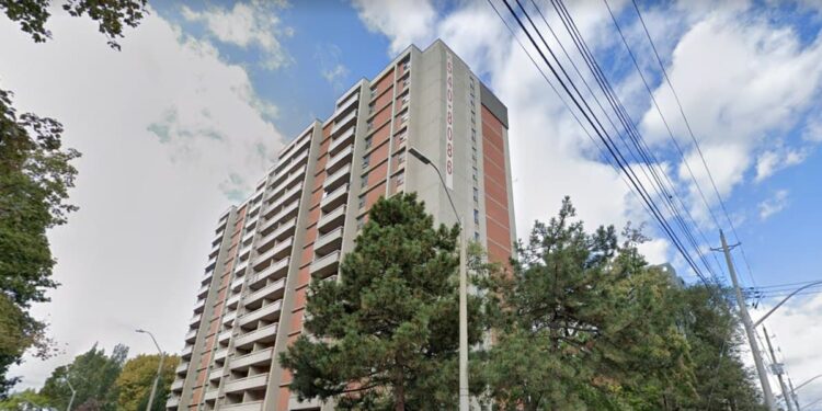 أونتاريو: تفشي فيروس كورونا في مبنى سكني يؤدي إلى 55 إصابة وحالة وفاة