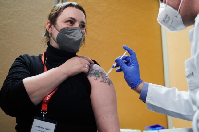ألمانيا تخطط لتطعيم جميع المؤهلين بلقاحات كورونا بحلول أغسطس