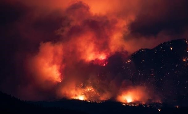 المزيد من عمليات الإجلاء مع اندلاع أكثر من 300 حريق غابات في بريتش كولومبيا
