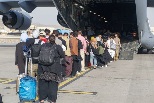إجلاء 188 شخصا في أول رحلة كندية من كابول منذ سيطرة طالبان على السلطة