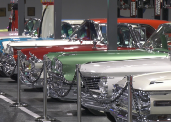 افتتاح معرض للسيارات القديمة والنادرة في إدمنتون