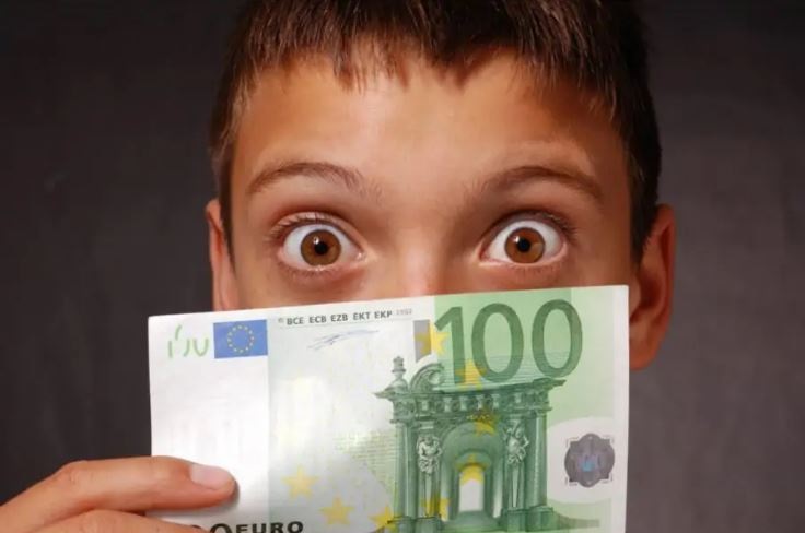 ألمانيا ستبدأ في صرف إعانة الطفل البالغة 100 يورو هذا الشهر