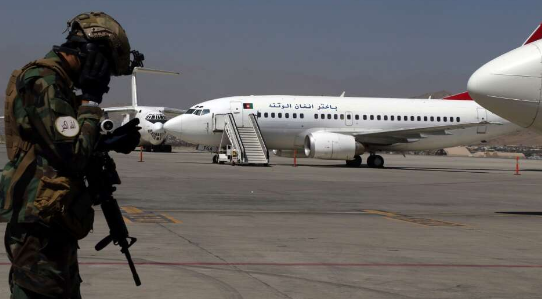 طالبان تمنع طائرات الإجلاء من مغادرة أفغانستان والسبب غير واضح