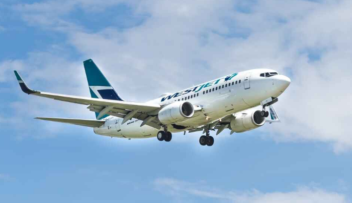 كندا: فوضى كبيرة يواجهها المسافرون بسبب إلغاء حجوزات الطيران باللحظة الأخيرة