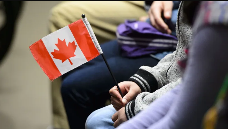 كندا تؤخر طلبات الإقامة والمهاجرين يشتكون من مبررات المسؤولين غير المقنعة