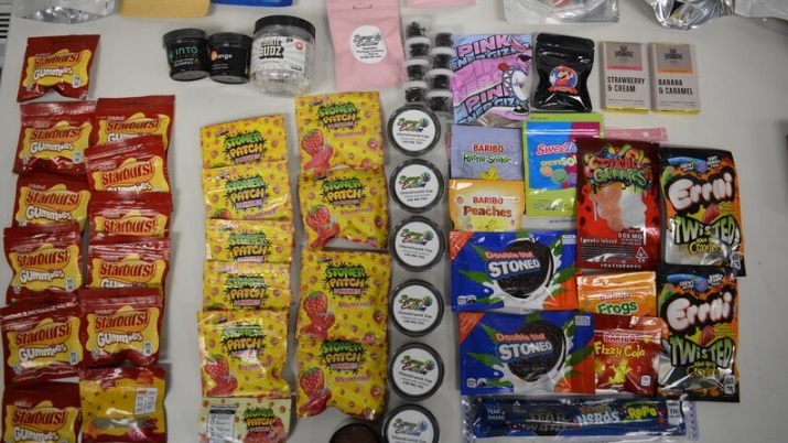 شرطة تورنتو تحذر الآباء بعد العثور على حشيش في أكياس تشبه منتجات الحلوى