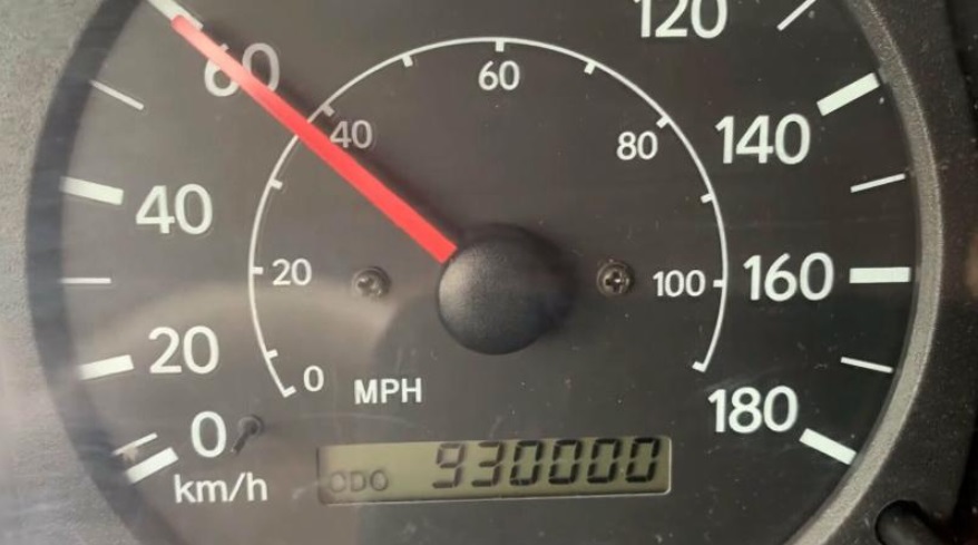 930,000 kilometres