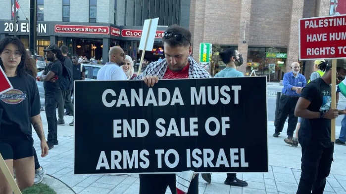 اندلاع احتاج في أوتاوا لمطالبة كندا بوقف بيع الأسلحة لإسرائيل