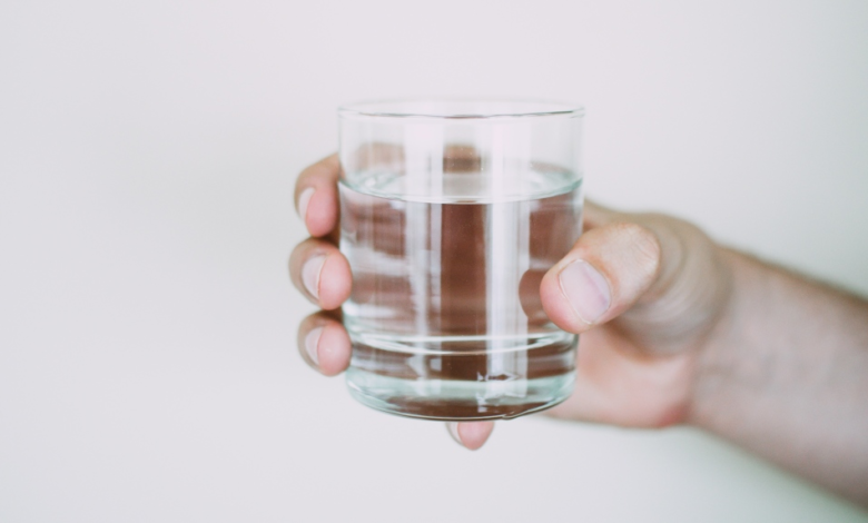 دراسة جديدة توضح كمية الماء التي نحتاج لشربها يوميا