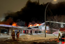 حريق هائل يدمر مبنى صناعيا في Saint-Laurent