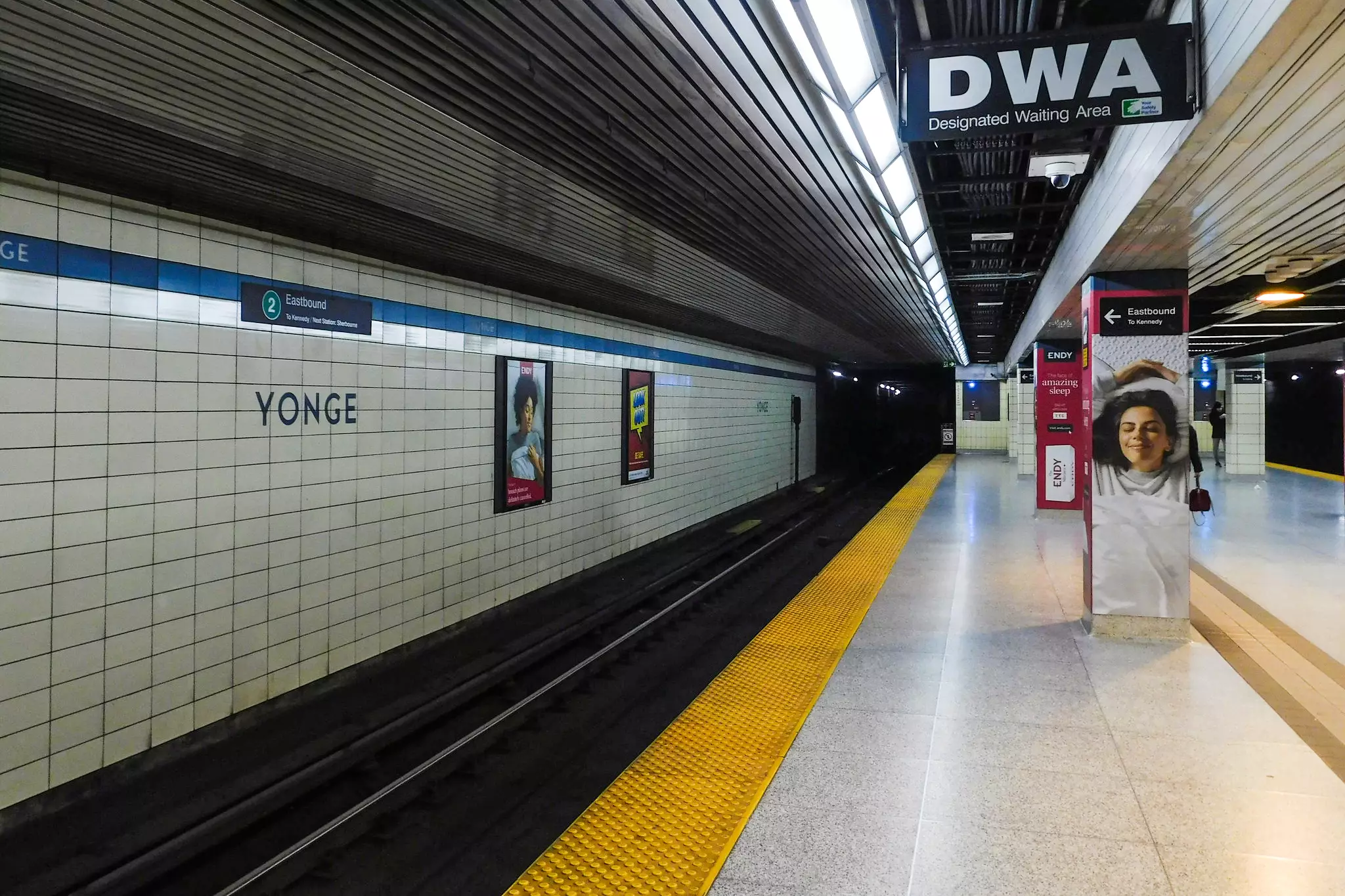 محطة مترو الأنفاق Bloor Yonge
