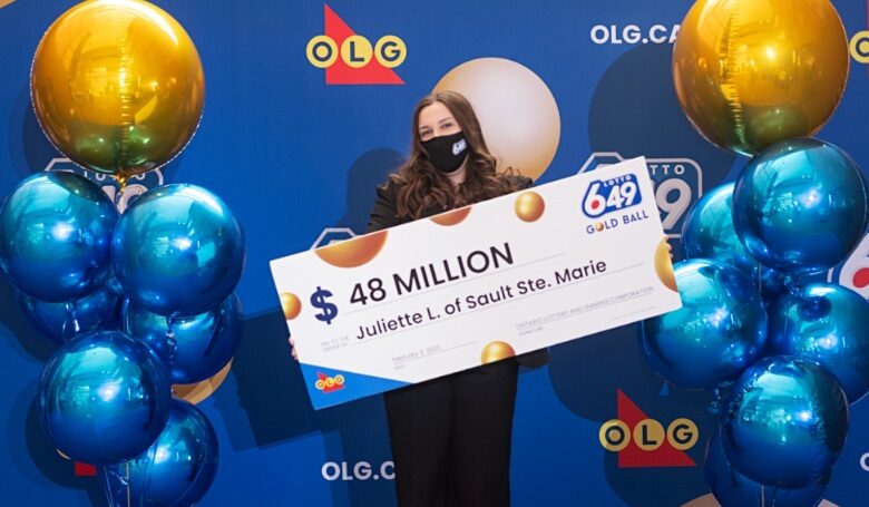 فتاة كندية تصبح أصغر فائزة بالجائزة الكبرى البالغة 48 مليون دولار في أول يانصيب تشارك فيه