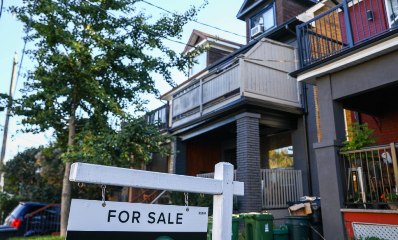 أسعار المنازل في منطقة تورونتو تنخفض بنسبة 18 في المئة عن فبراير الماضي