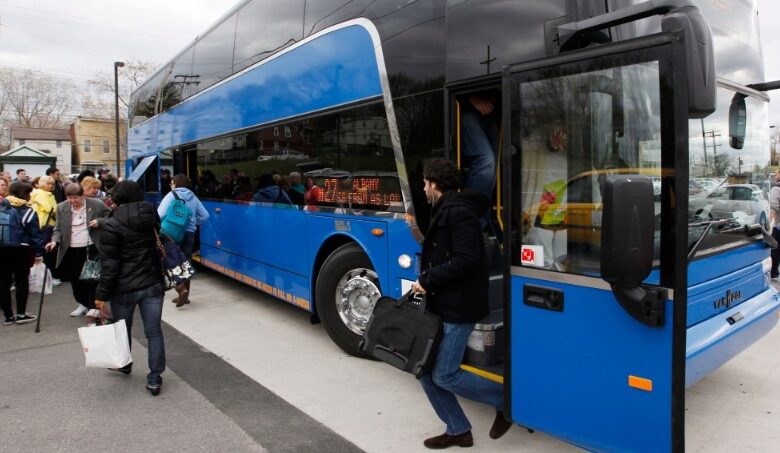 إطلاق خدمة حافلات جديدة بين أونتاريو والولايات المتحدة 