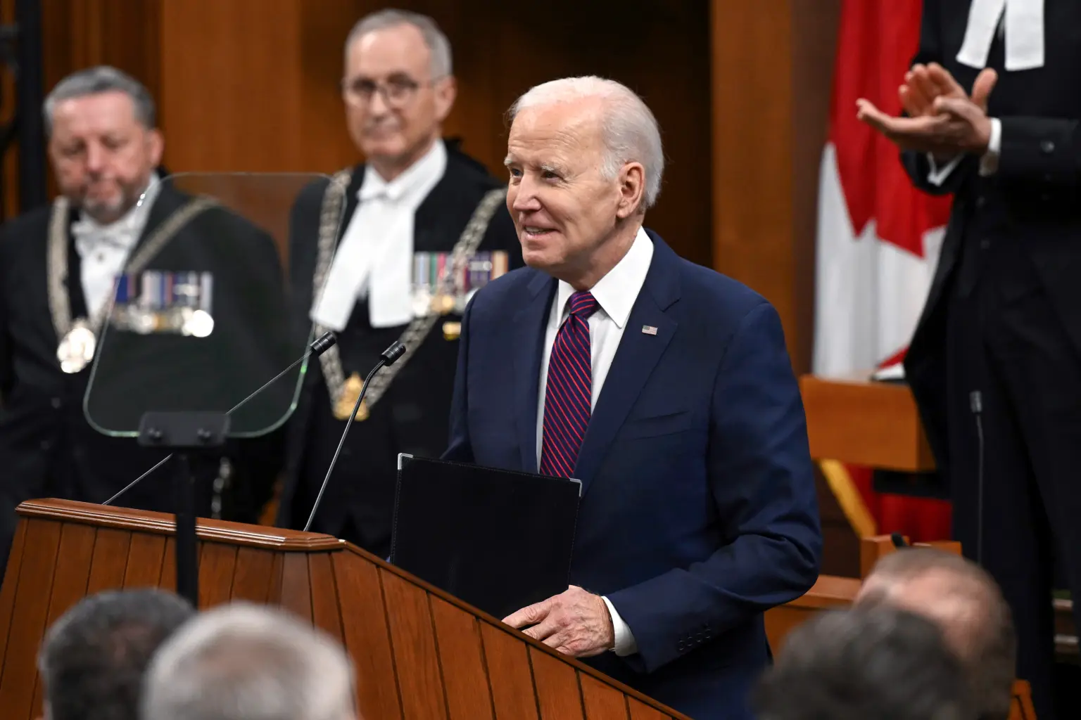 الرئيس الأمريكي جو بايدن أثناء كلمته أمام البرلمان الكندي
