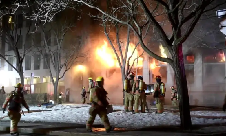 فقدان 6 أشخاص على الأقل بعد حريق في مبنى مونتريال القديم
