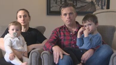كان يحتضر.. عائلة في تورنتو تنتقد انتظارها بعد الاتصال بـ 911 بينما كان طفلها يختنق 