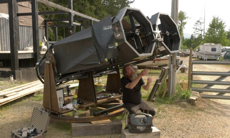 David Gibney يصنع بمفرده أكبر منظار في العالم لمراقبة النجوم