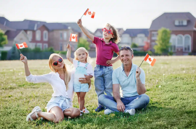 وزير الهجرة الكندي يعلن إطلاق احتفالات أسبوع المواطنة 