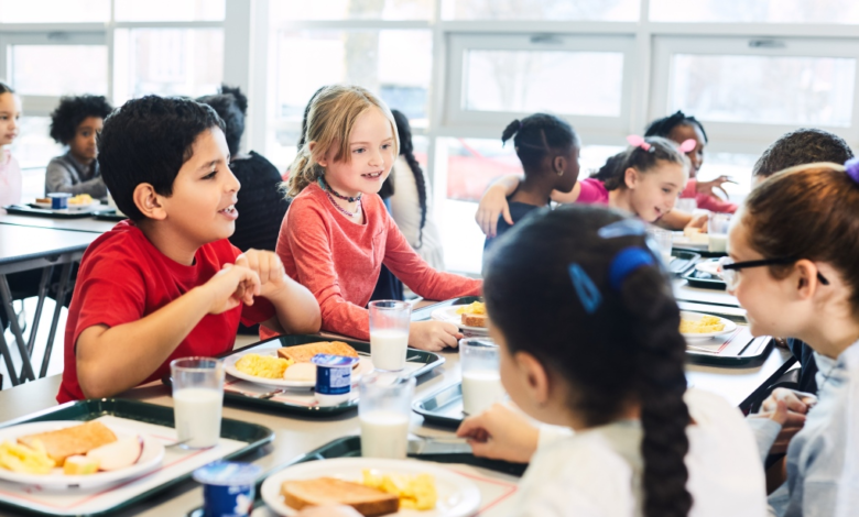 نقابات المعلمين ومجموعات حقوقية تطالب بوجبة إفطار وغداء مدرسية مجانية لطلاب أونتاريو