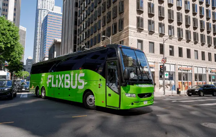 إطلاق رحلات مسائية بالحافلات بين العاصمة الكندية وشلالات نياجرا عبر FlixBus 