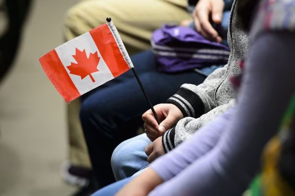 كندا تُغيّر عملية منح الإقامة الدائمة