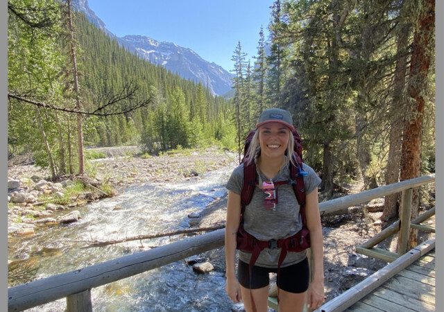 Katie MacGillivray شابة من بريتش كولومبيا تقوم برحلة إلى الأردن لجمع التبرعات للكنديين المصابين بمرض التليف الكيسي