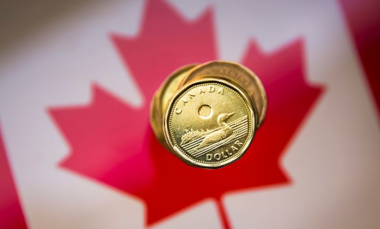 الدولار الكندي يصل إلى أعلى مستوى خلال شهر قبل بيانات التضخم