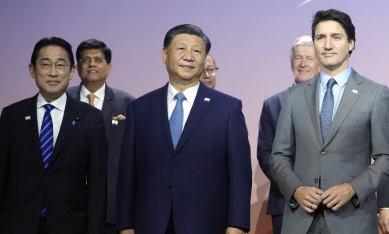 ترودو يحث الرئيس الصيني خلال قمة أبيك على إبقاء قنوات الاتصال بين الصين وكندا مفتوحة