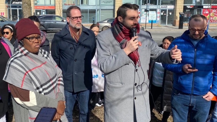 احتجاج في مونتريال للمطالبة بوقف ترحيل عائلة من كندا